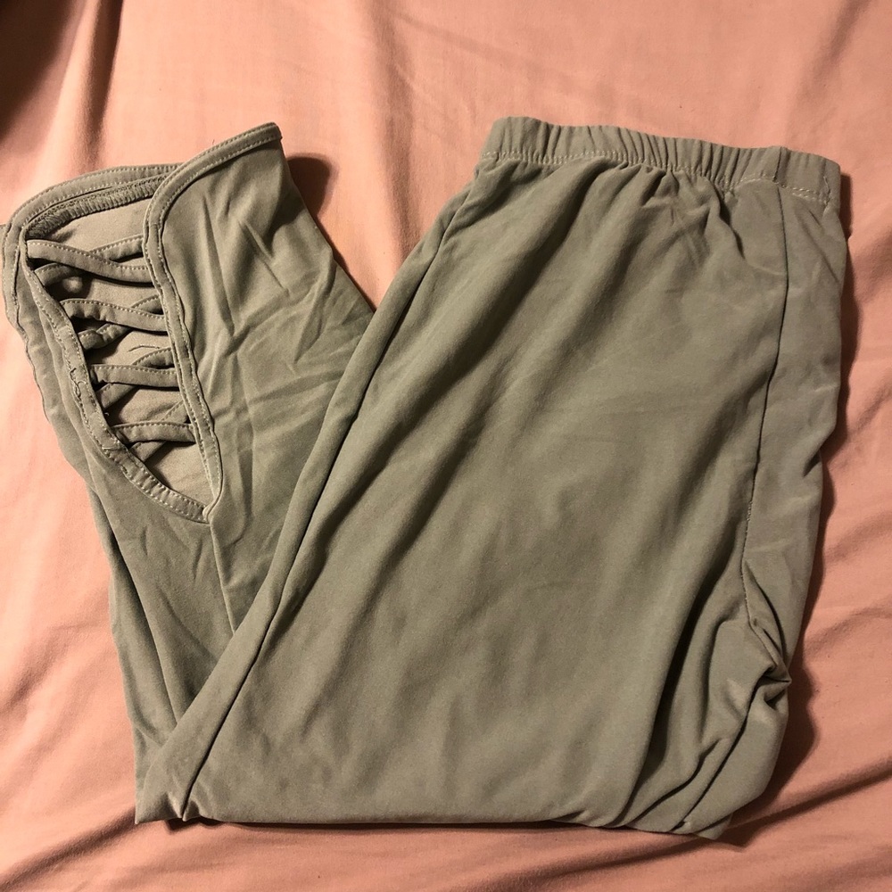 NWOT eye candy Capri leggings
